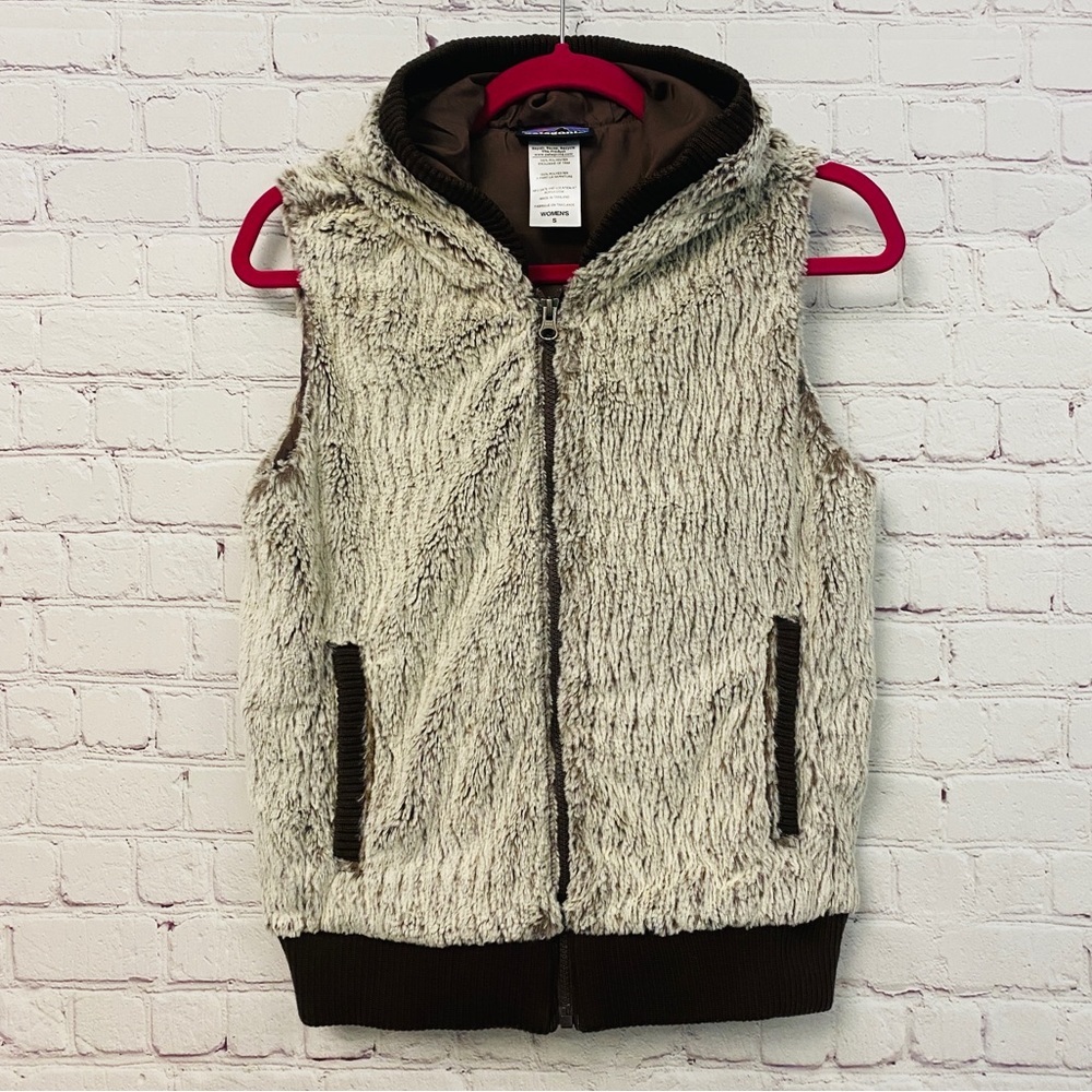 PATAGONIA WOMEN'S CONEJO FAUX FUR VEST BEIGE CREAM SMALL